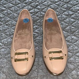 BLUSH FLATS!! BRAND NEW!! NEW WITHOUT TAGS